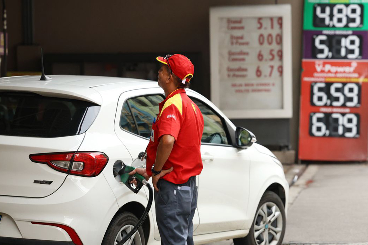 Foto: Rovena Rosa/Agência Brasil Aumento de etanol na gasolina divide opiniões sobre impacto em carros