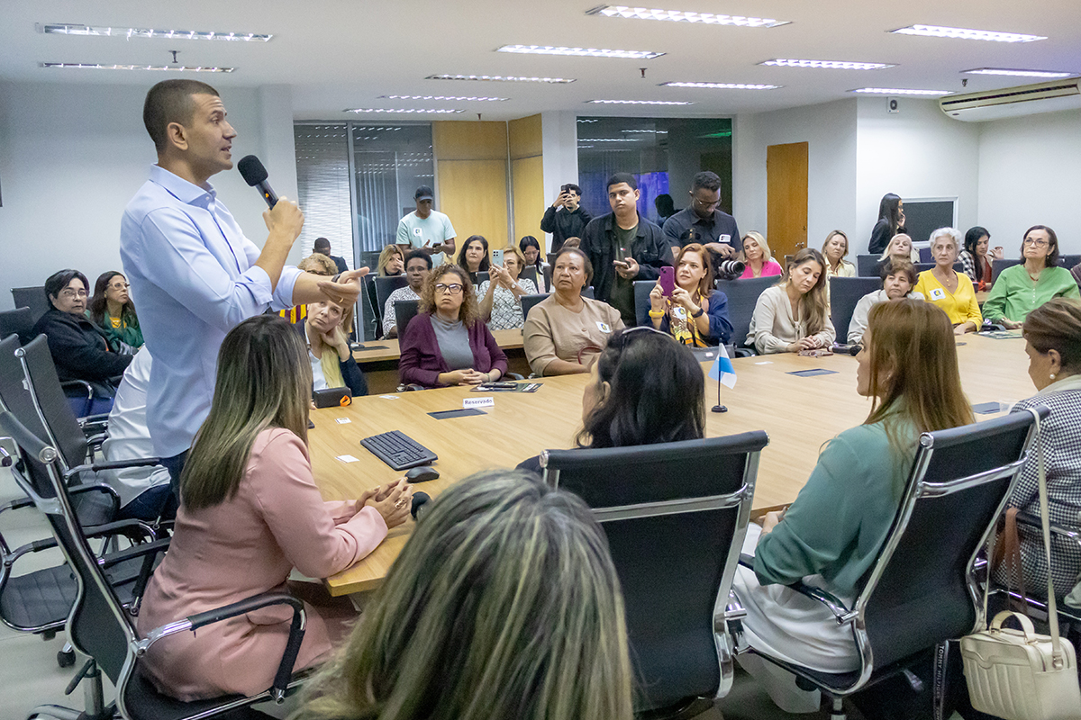 Foto: Divulgação Douglas Ruas defende novo protocolo estadual para reforçar a proteção a mulheres vítimas de violência