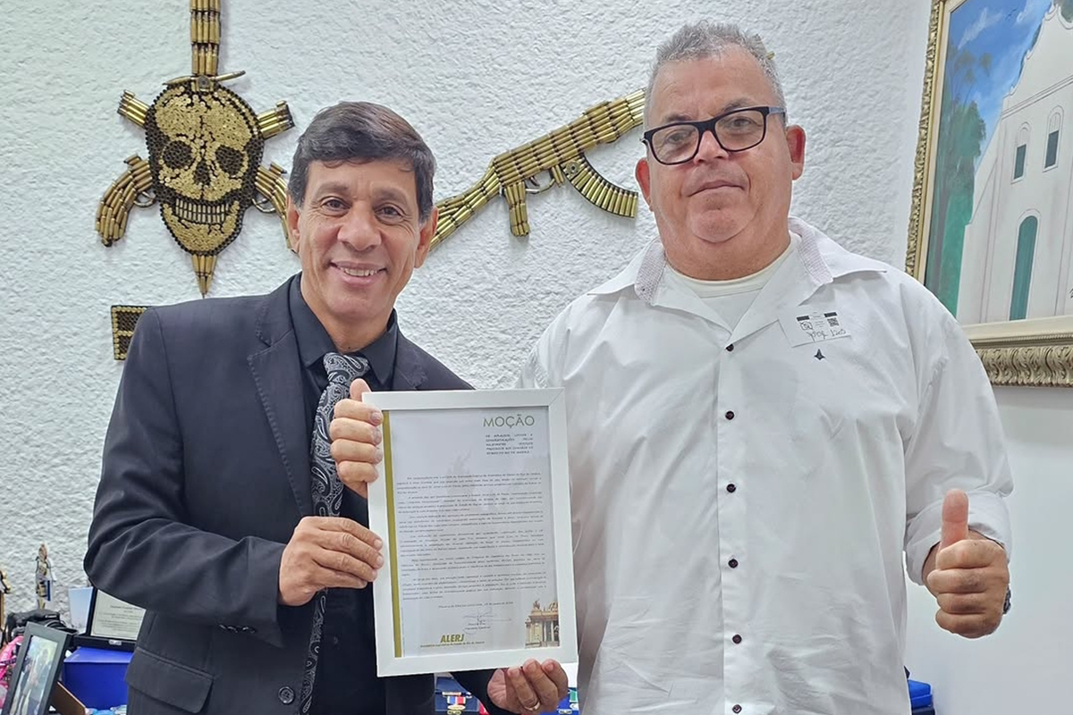 Foto: Evyleen Freitas Herói de Arraial do Cabo, Jorginho Mergulhador recebe Moção de Aplausos na Alerj