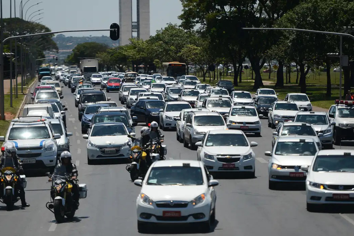Foto: Marcello Casal Jr./Agência Brasil Crédito para carros de aplicativo tem teto elevado para R$ 200 mil