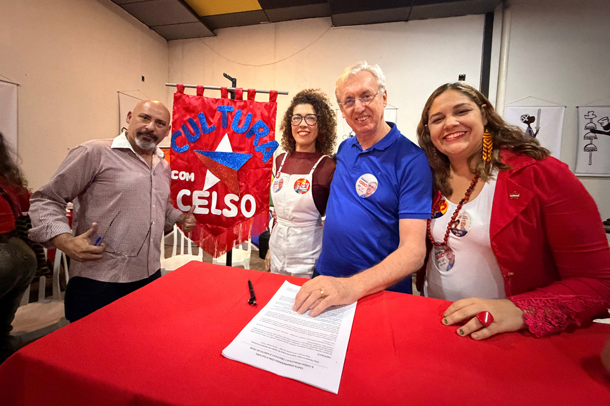 Foto:Divulgação Celso Pansera assina carta compromisso para valorização da cultura na Baixada Fluminense