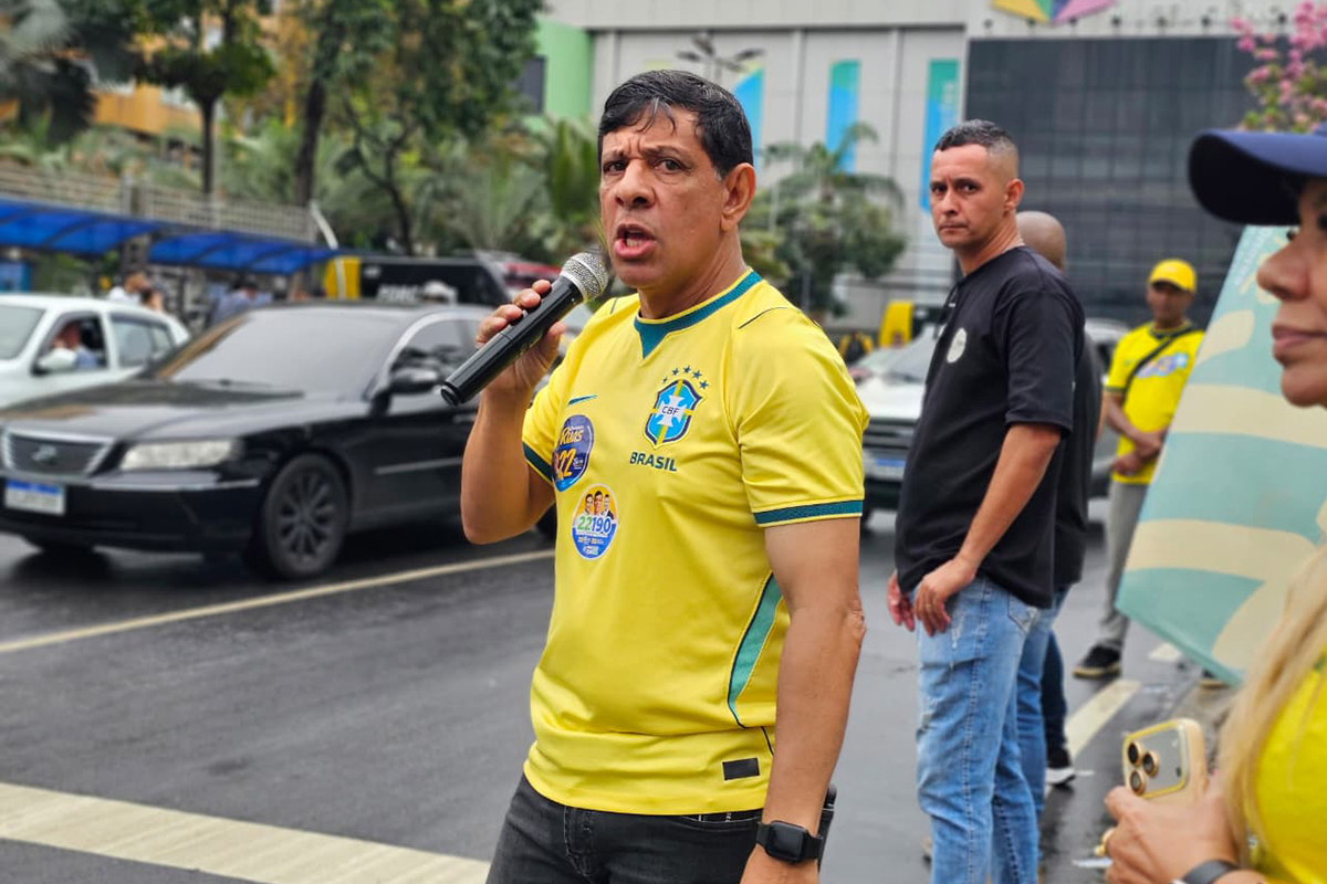 Foto: Evyleen Freitas Estratégia raiz: deputado Marcelo Dino aposta em campanha de rua rumo ao terceiro mandato