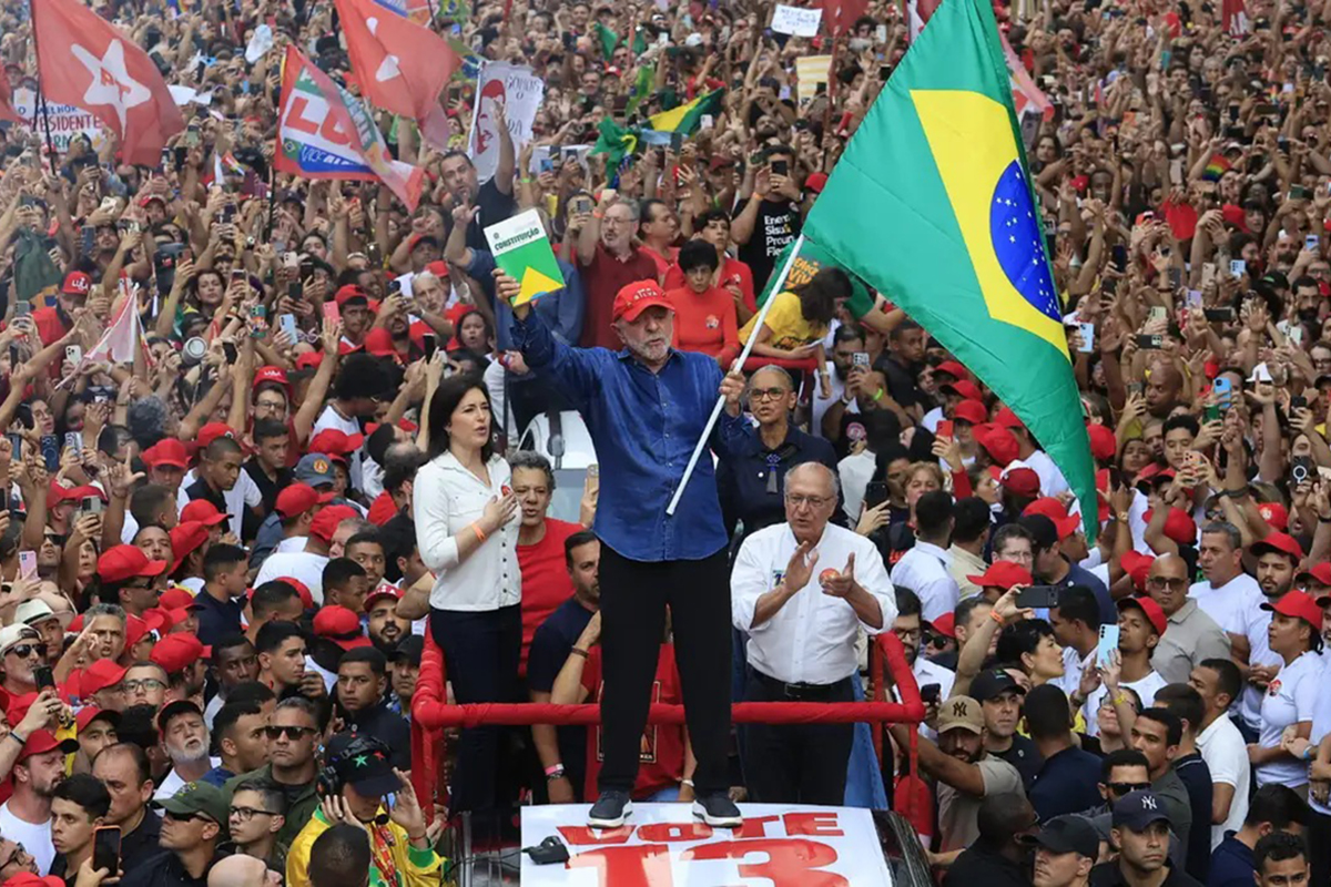 Foto: Paulo Pinto/Agência Brasil Lula é reeleito presidente do Brasil em virada histórica no segundo turno